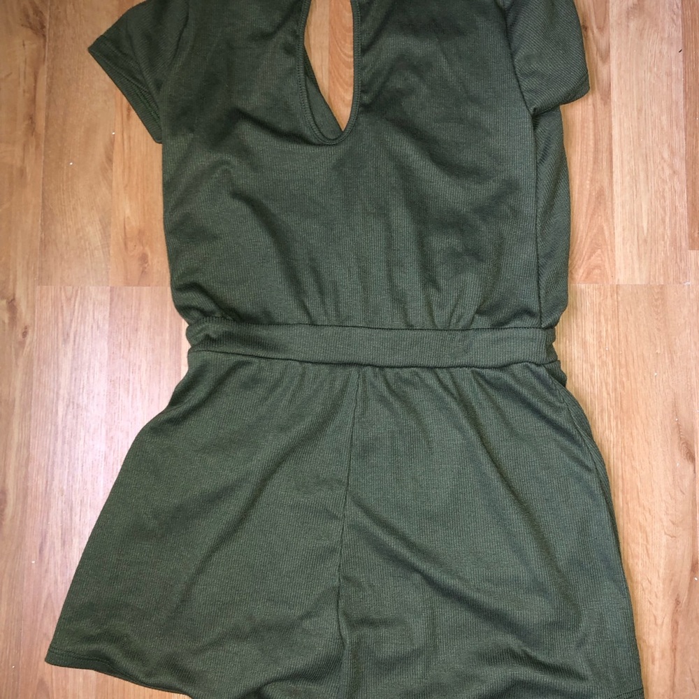 Romper - Picture 3 of 3